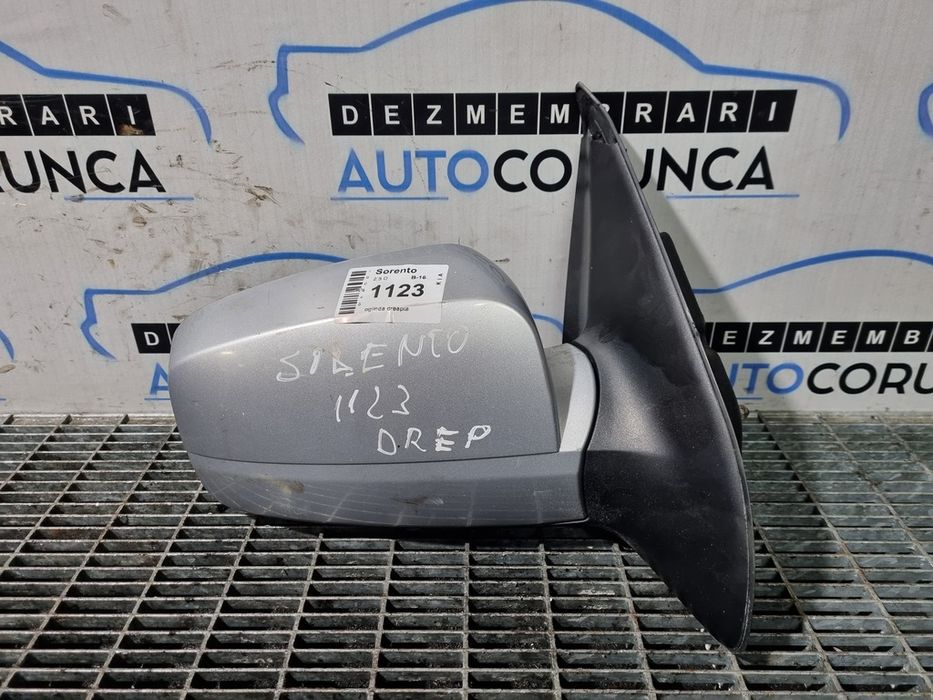 Oglinda dreapta Kia Sorento 2006 - 2009 4 Usi GRI (1123) Fara rabatare ZGARIAT E11015754 Garantie