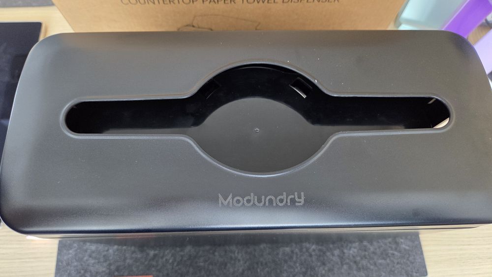 Dispenser pentru prosoape de hartie