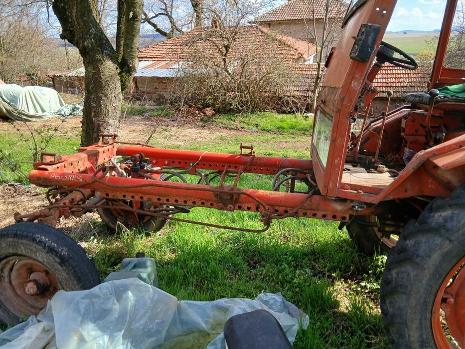 Продавам шаси Т16М.Цена: 2260 евро.Коментар на цената на място.