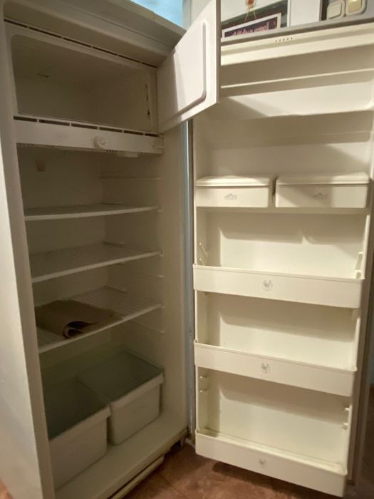 Холодильник Бирюса