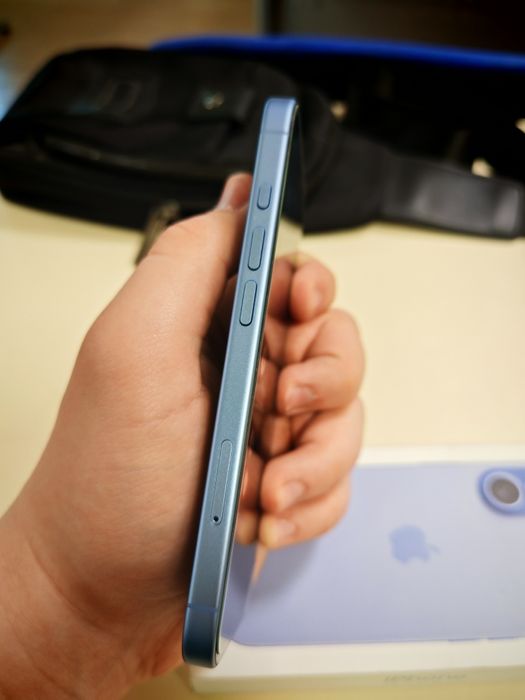 Продам IPhone 17