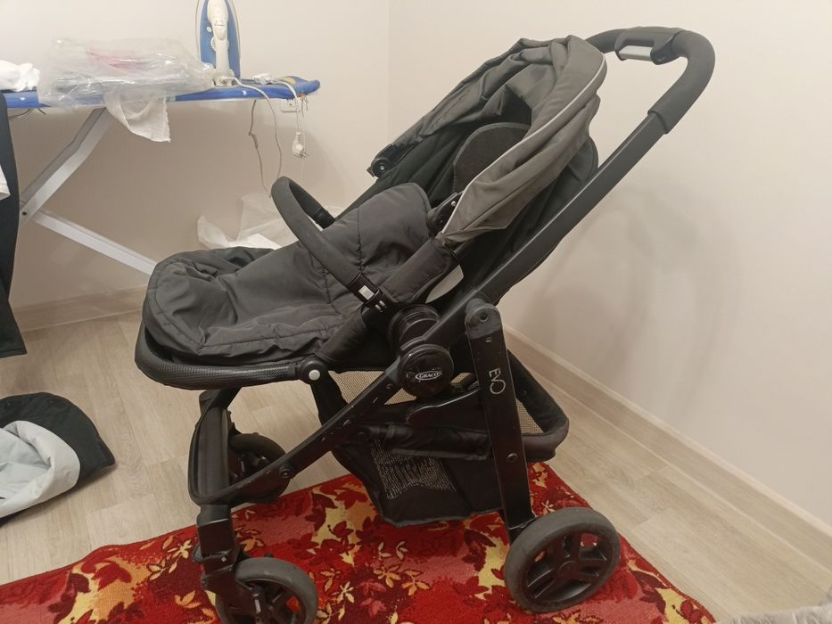 продам коляску Graco Evo