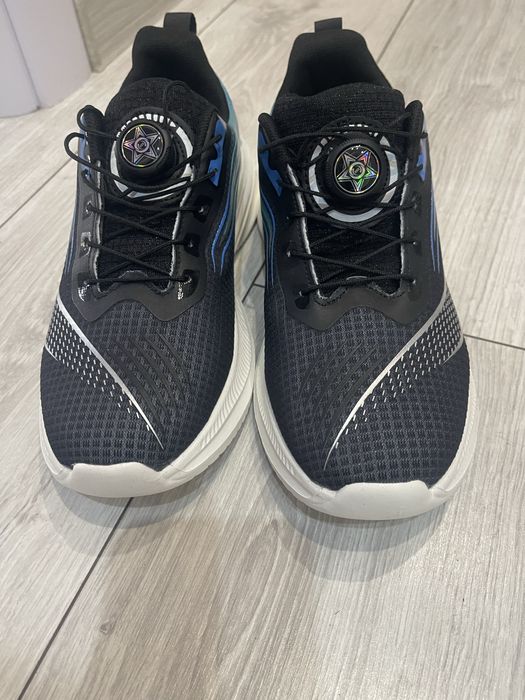 Нови маратонки 40н
