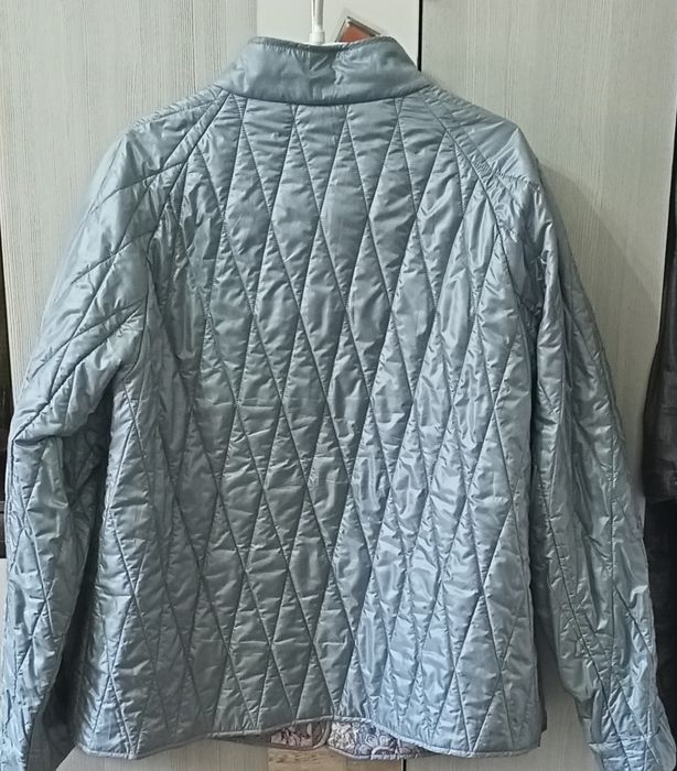 Продам женскую куртку