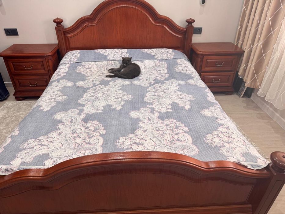 Спальный гарнитур настоящее дерево