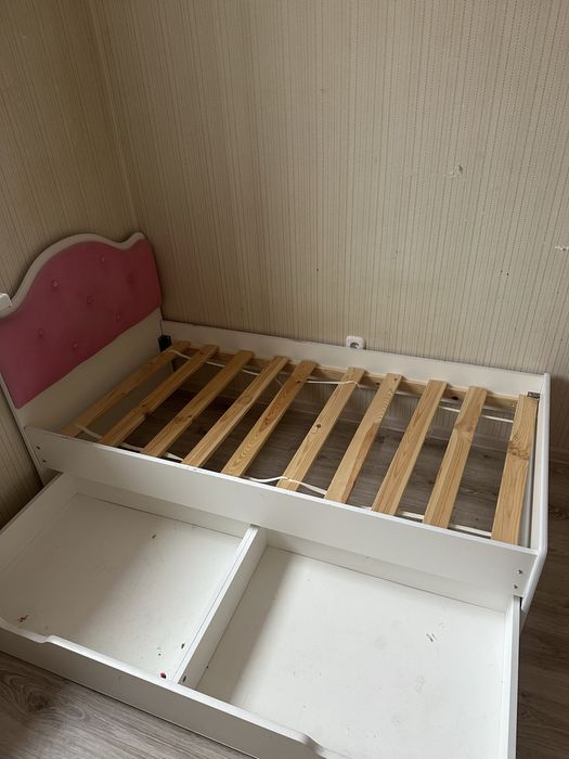 Продам кровать детскую