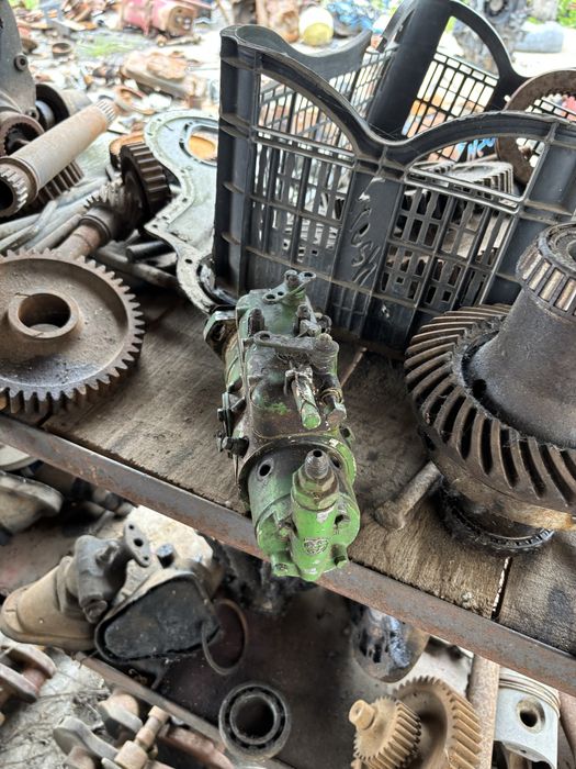 Pompa injectie john deere in 4