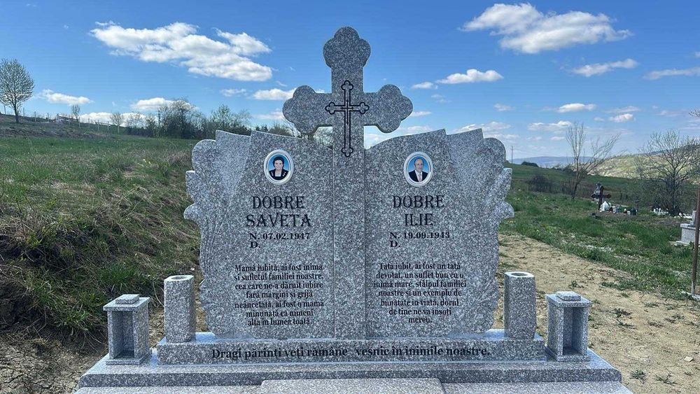 Monumente din granit