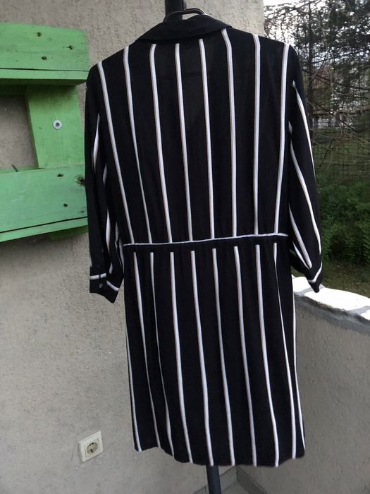 Rochie ONLY cu nasturi și cordon în talie