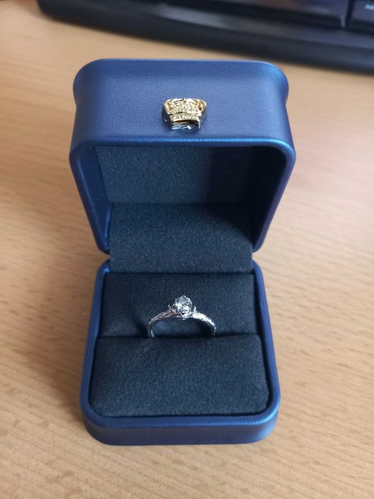 Годежен пръстен De Quatre Lys – GIA диамант 0.33 ct, 14К бяло злато