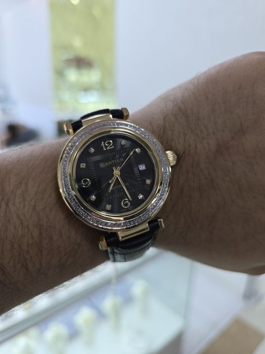 Продам золотые часы Pasha Cartier с бриллиантам
