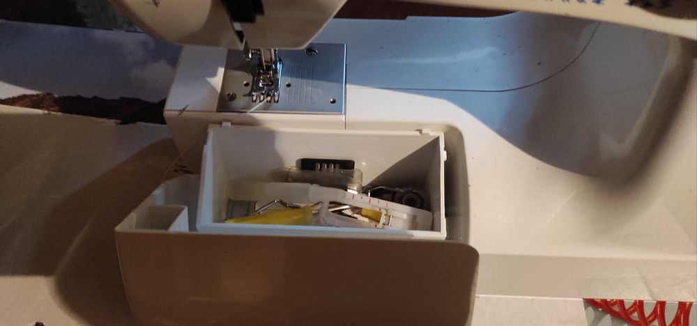 Електрическа професионална шевна машина Levria KH4000