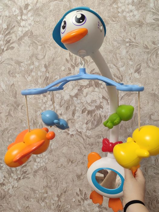 Продам мобиль на детскую кроватку