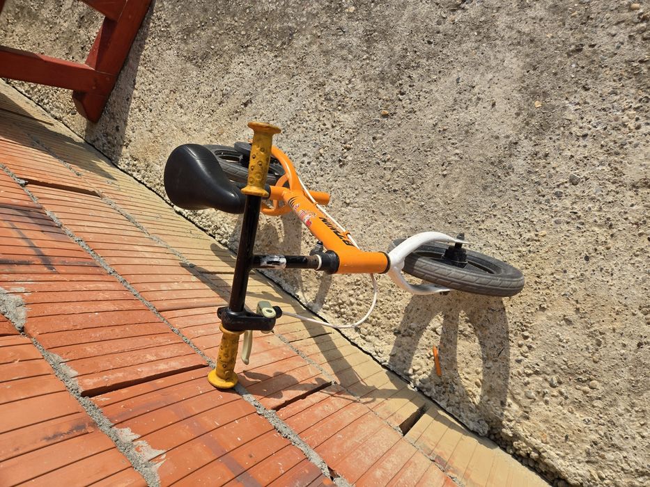 Vand Bicicleta echilibru fără pedale si bonus leaghan copii calut
