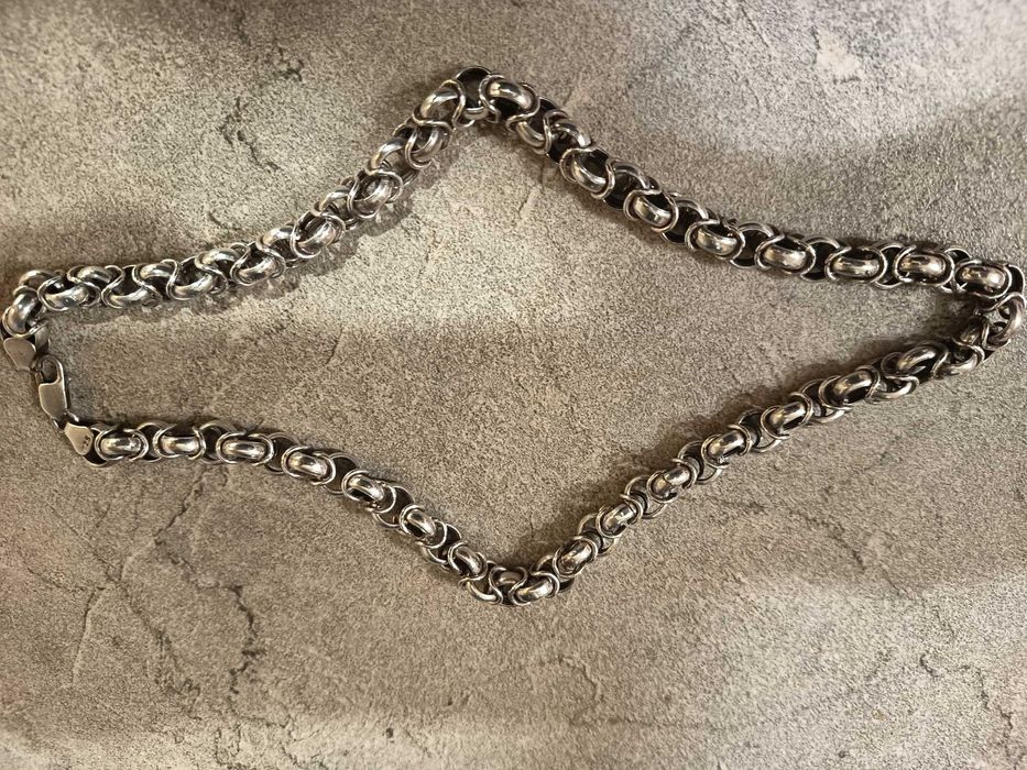 Сребърен мъжки ланец . Носен е малко. Дълъг е 51 см, 71 гр.