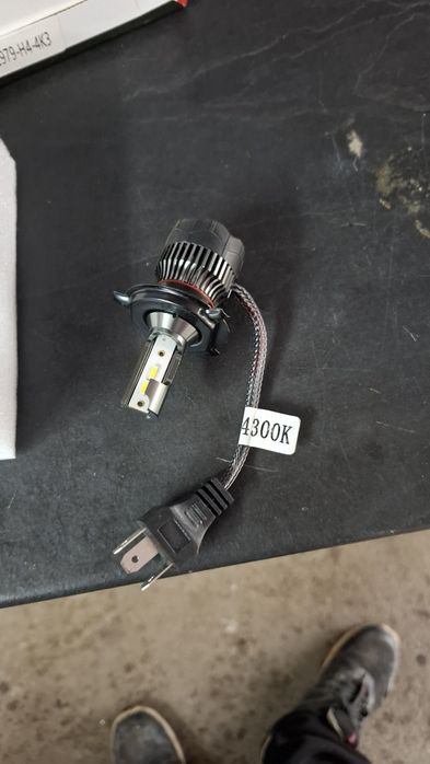 H4 лед крушки 4300к