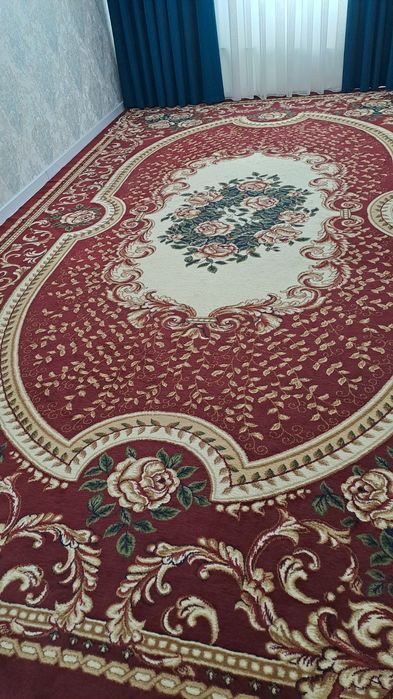 Гилам сотилади.Б/У.Улчами 3×5