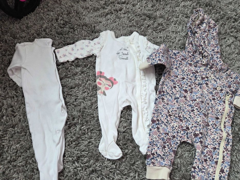 Голям лот бебешки дрешки за момиче