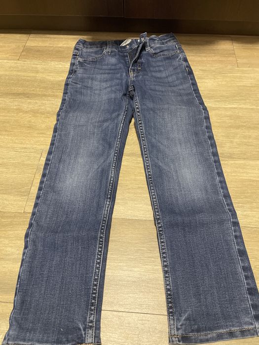 Vând pachet cu trei perechi de pantaloni și hăinuță pufoasă!