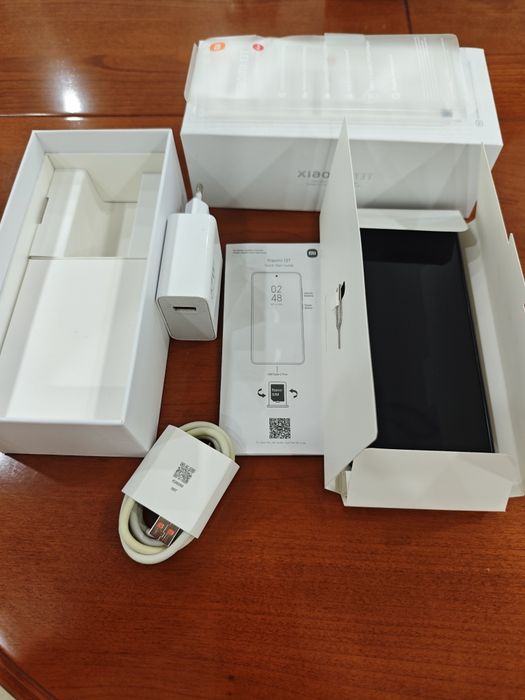 Xiaomi 13 T 12GB RAM 256 ROM
