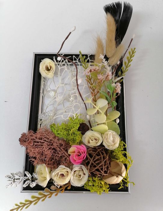 Картини от мъх и цветя