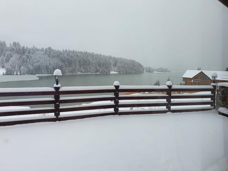 Inchiriez Cabana la lac Colibita cu ciubar