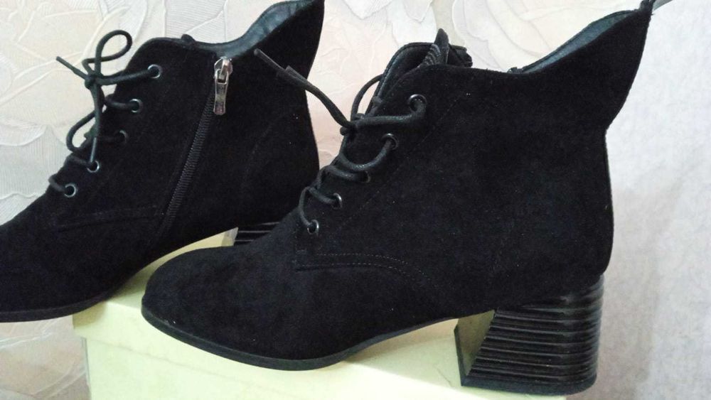 Ботинки женские демисезонные продам
