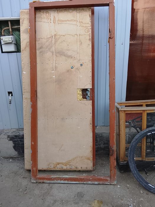 Дверь входная,не дорого