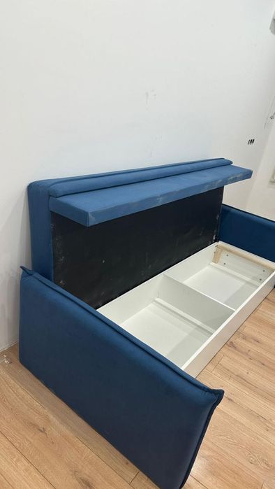 Диван новый синий