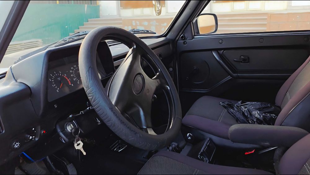 Niva 2131 Sotiladi 5 Eshikli