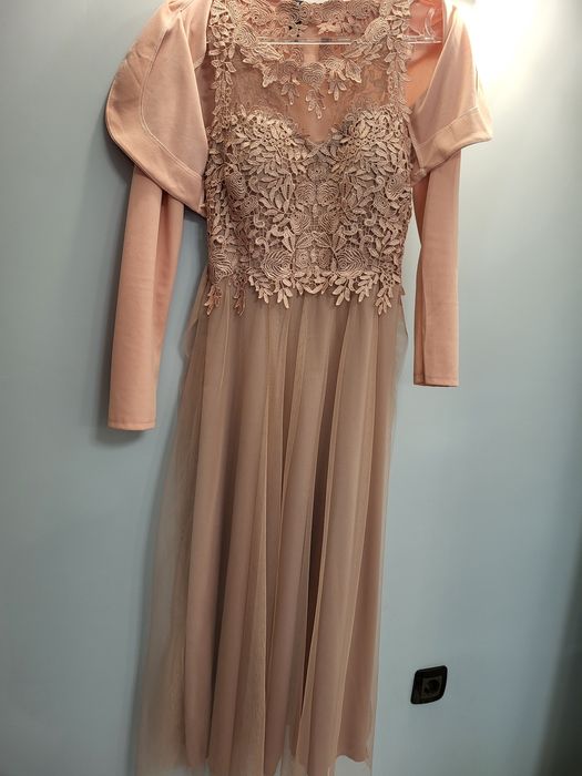 Продавам официална дамска рокля