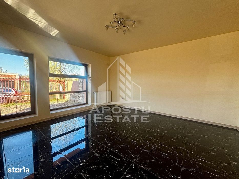 Jumatate de duplex de inchiriat, curte proprie, Ghiroda