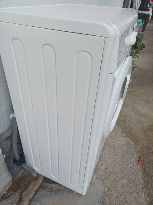 Машинка стиральная " indesit"