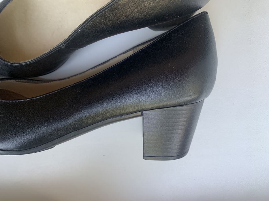 Продам обувь кожанный