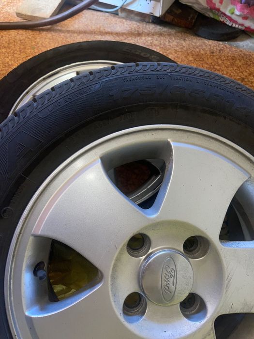 Продавам зимни гуми FULDA с лети джанти 175/65 R14