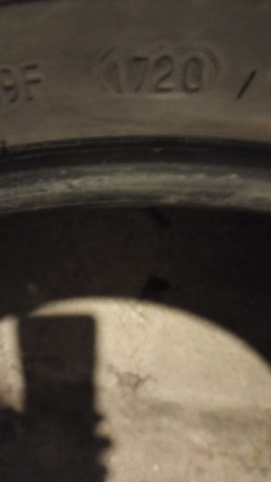 ПРОДАВАМ  4  РУСКИ ЛЕТНИ ГУМИ  ВИАТИ   215/60/17  НА  10 ХИЛ.  КМ.