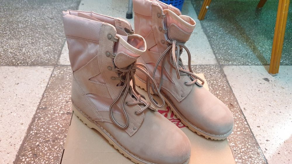 Bocanci militari noi