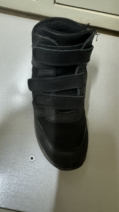 Продается ботинки для мальчиков