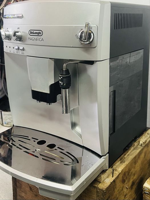 Aparat cafea Delonghi Magnifica