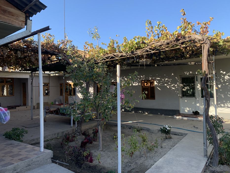 Ховли уй сотилади