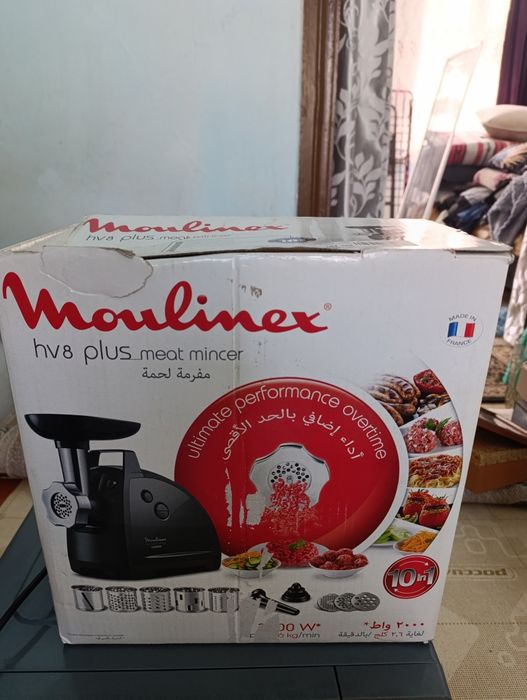 Продам электрическую мясорубку