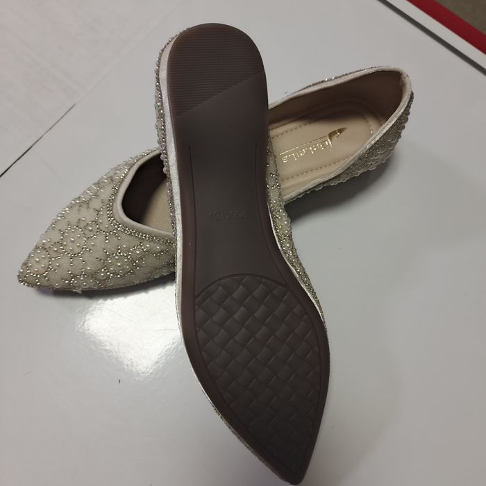 Продам балетки нарядные