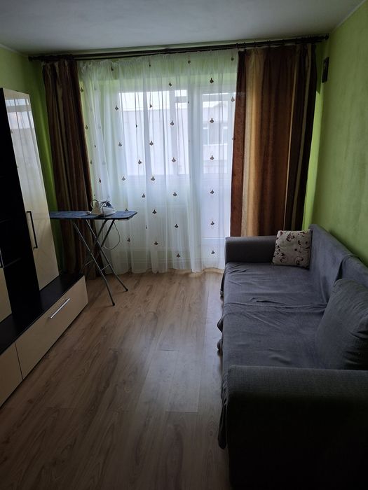 Inchiriez apartament 2 camere mobilat si utilat.