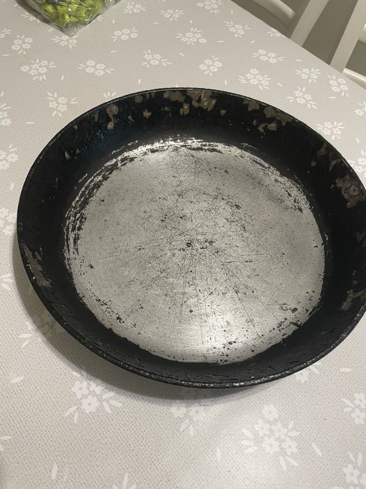 Сковорода советская 1500тг.