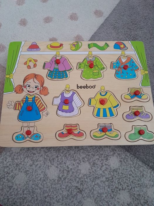 Vand toate aceste puzzle