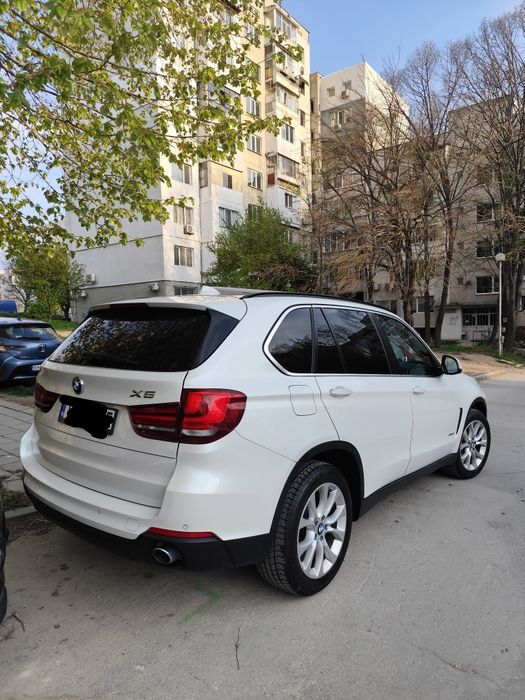 Кола под наем за абитуриентски и сватби