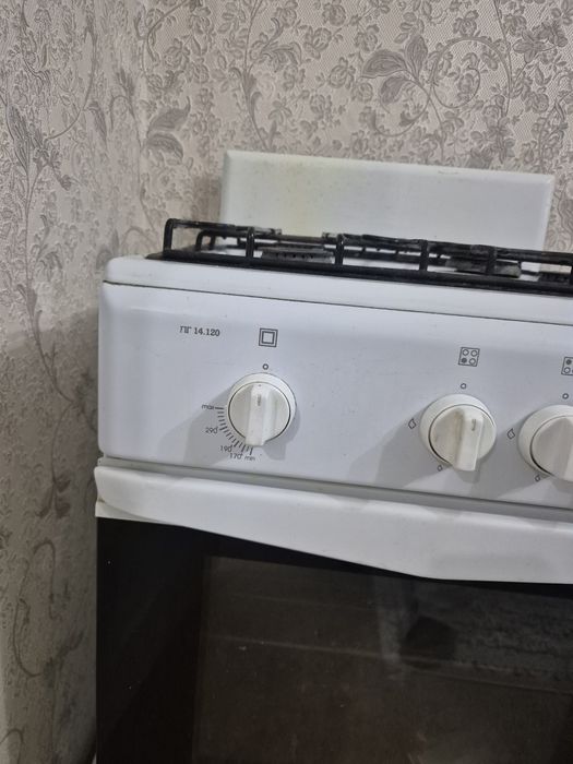 Продам газовую плиту