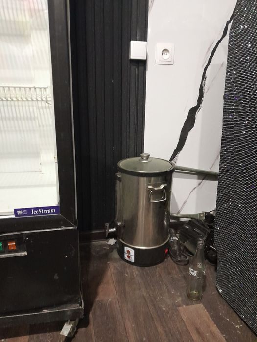 Холодильник витринный состояние хорошее