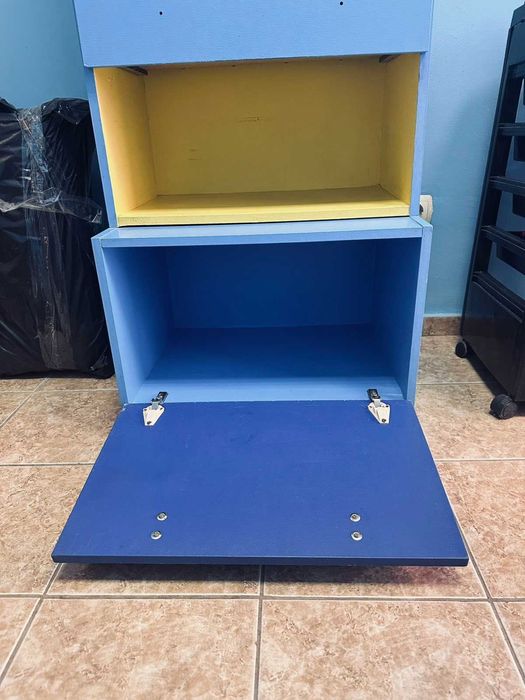 ПОДАРЯВАМ Ученическо бюро и шкаф