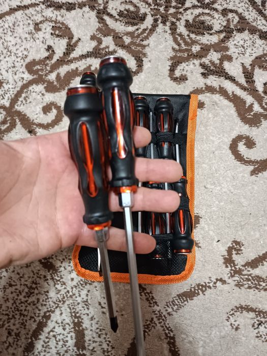 Продам отвертки.